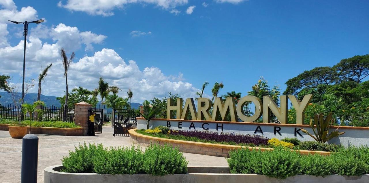 Falcon Shoreline- Airport Pickup Available - Gated-Security 蒙特哥贝 外观 照片